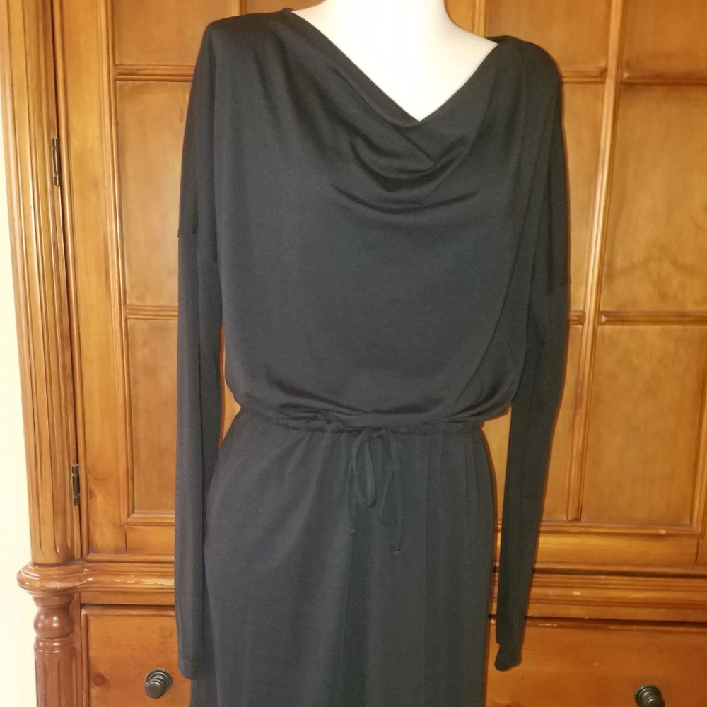 Moutain Hardwear black knit dress